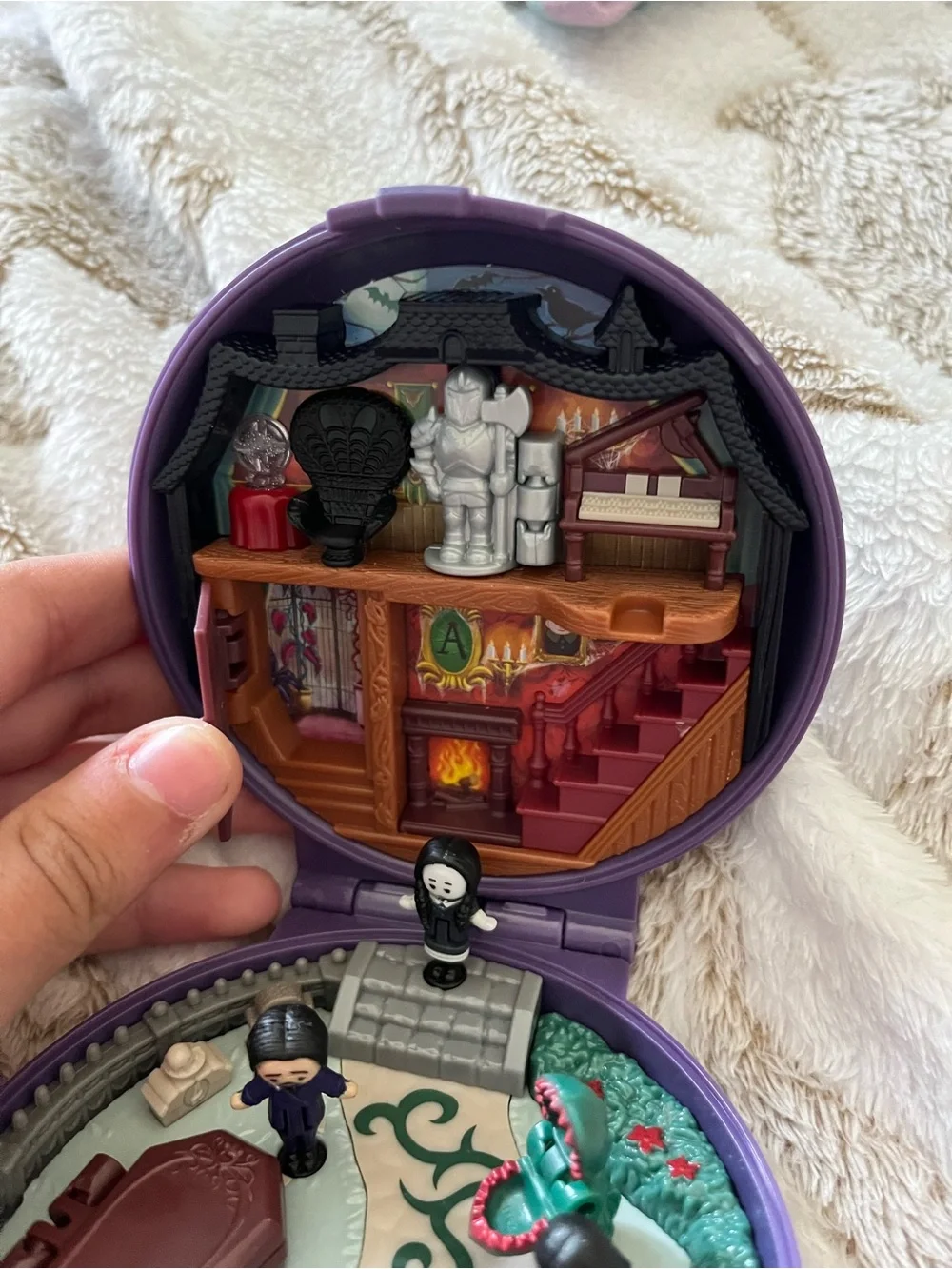 Polly Pocket The Addams Family Mini Playset - Purple & Black - Picture 7 of 8